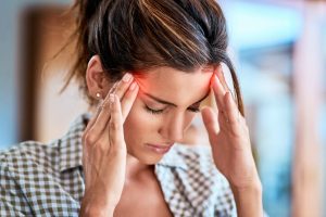 Dolor de cabeza sinusal detrás del ojo